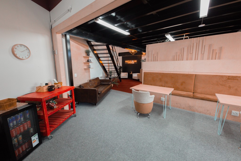 Hustle House photo 5