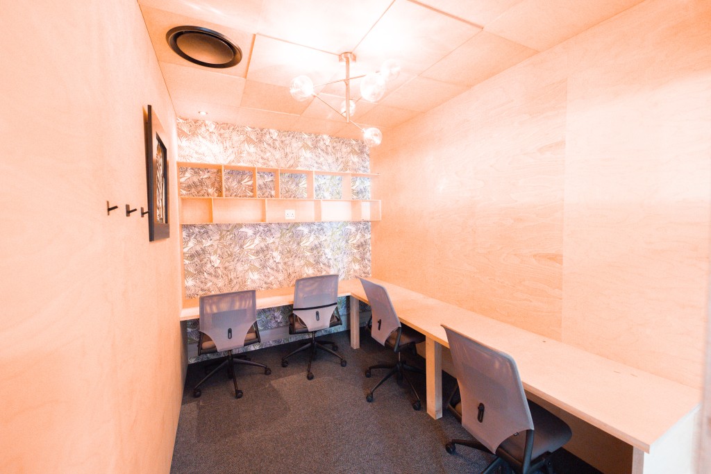 Hustle House photo 3