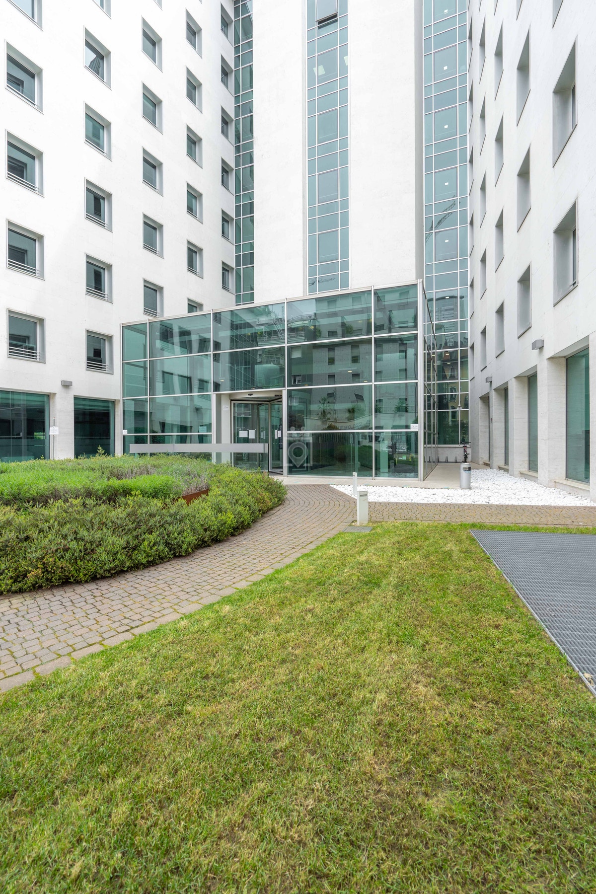 Via Roberto Lepetit 8