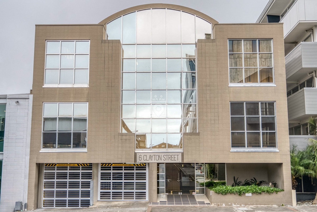 6 Clayton Street