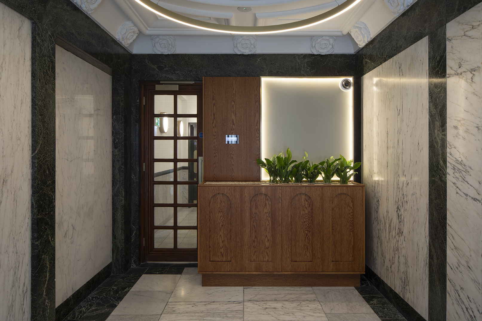 11-12 Pall Mall photo 4