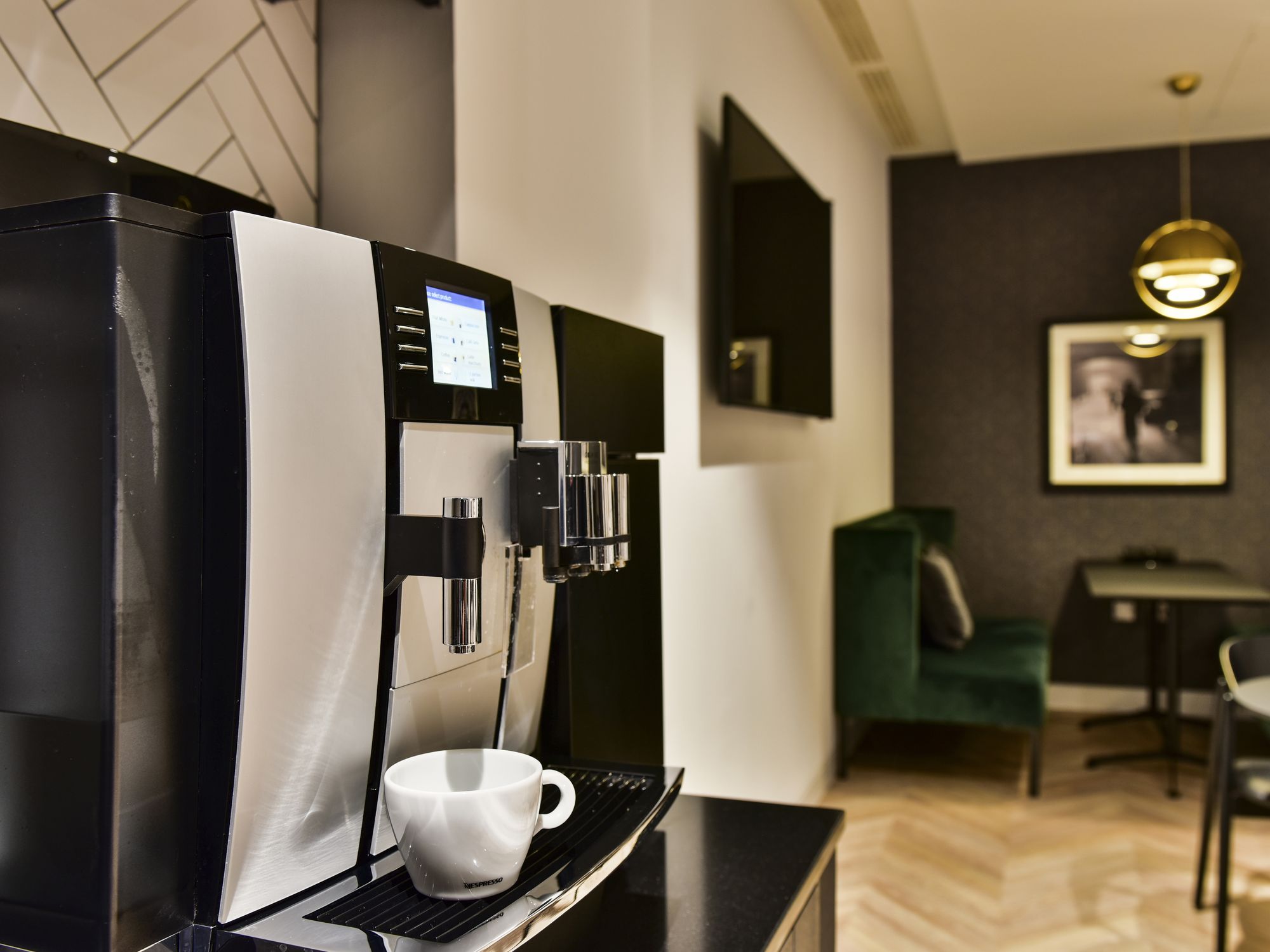 288 Bishopsgate photo 3