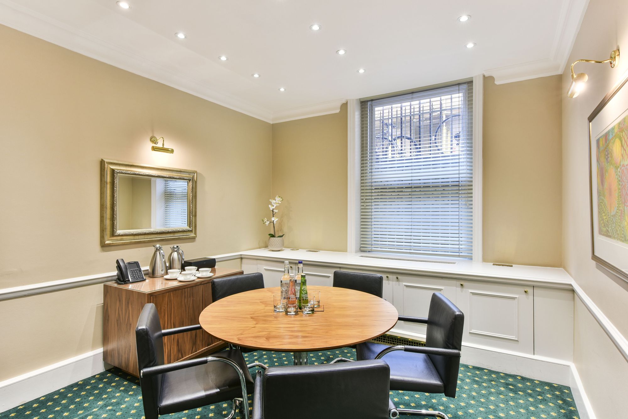 23 Berkeley Square photo 11