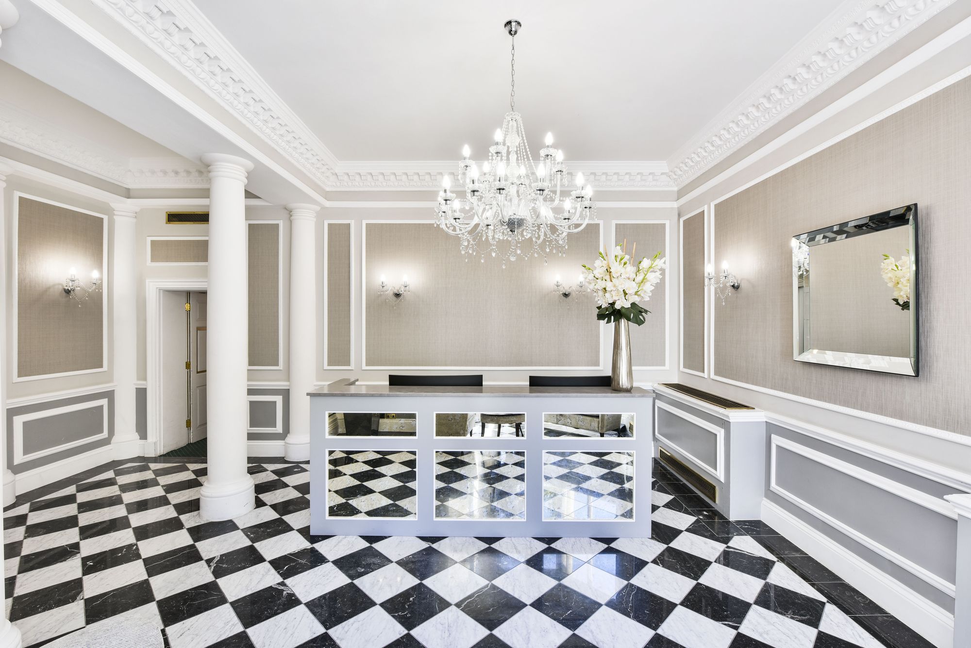 23 Berkeley Square photo 4