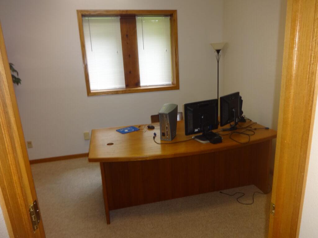 Desk Refuge photo 3