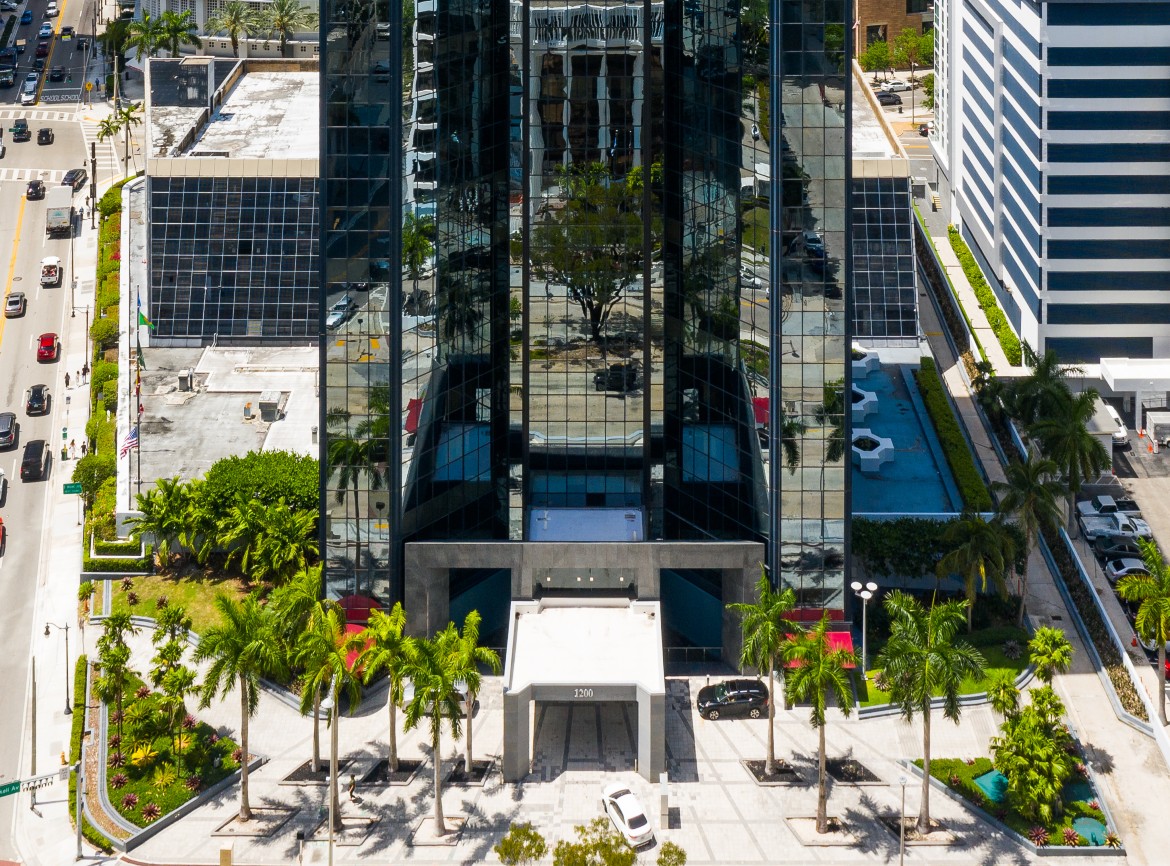 1200 Brickell Avenue photo 2