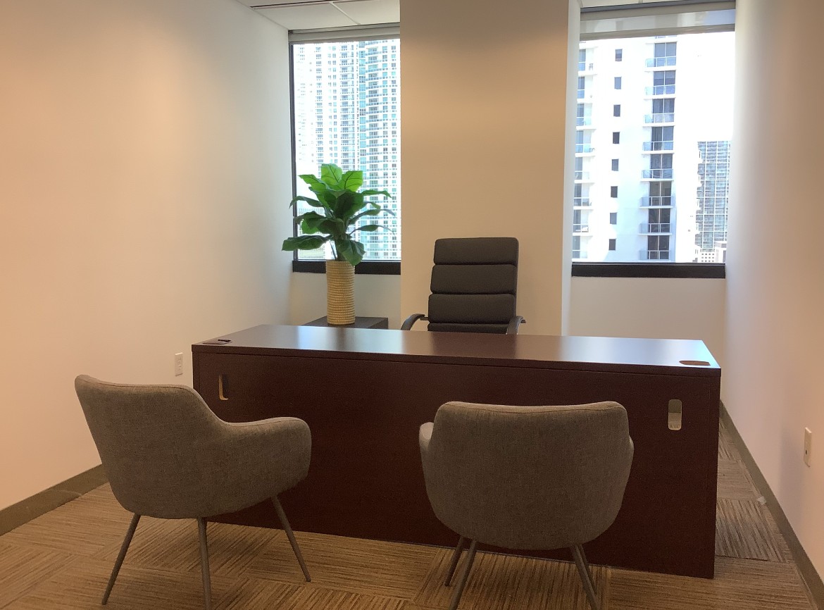 1200 Brickell Avenue photo 3