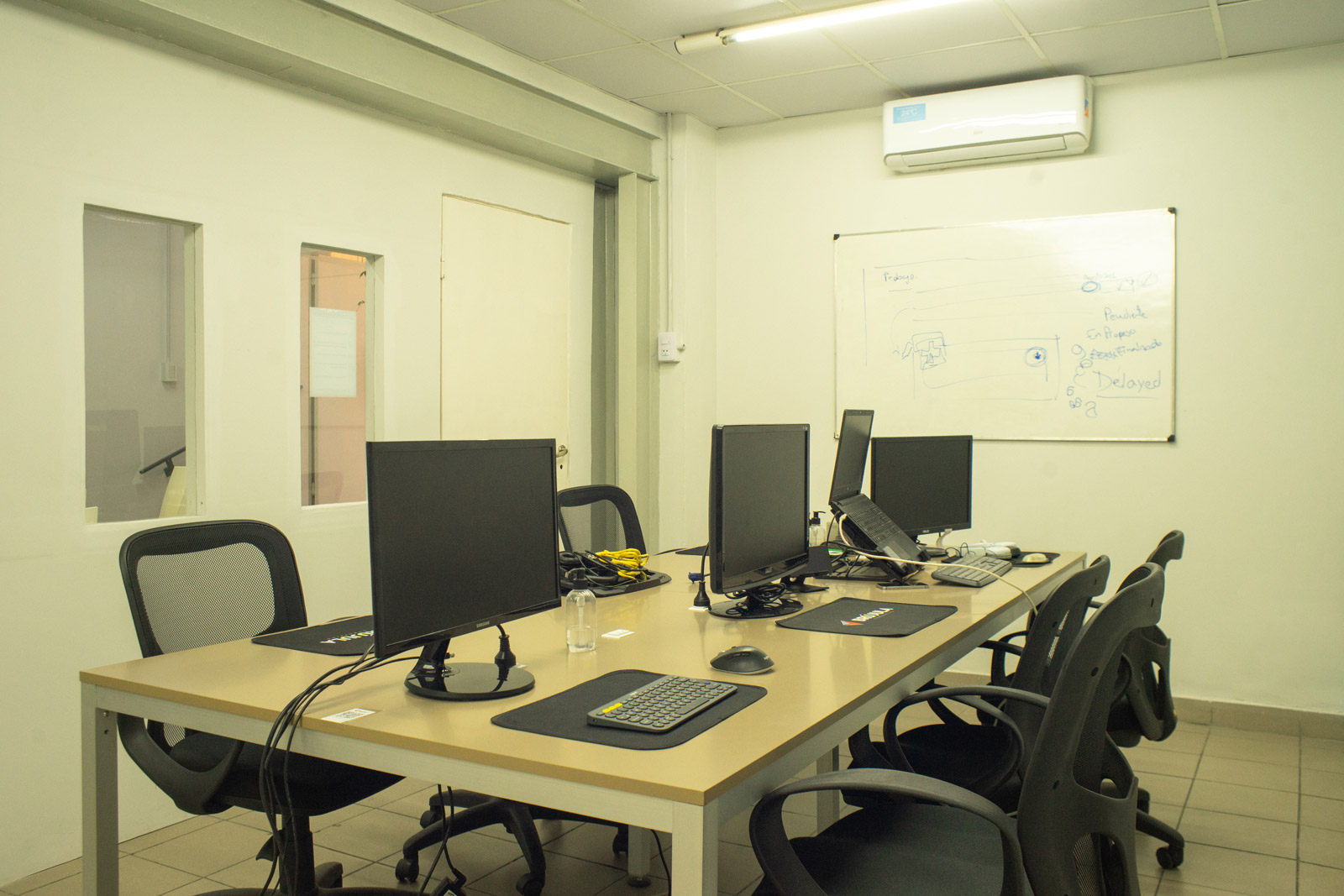 Brújula Coworking photo 4