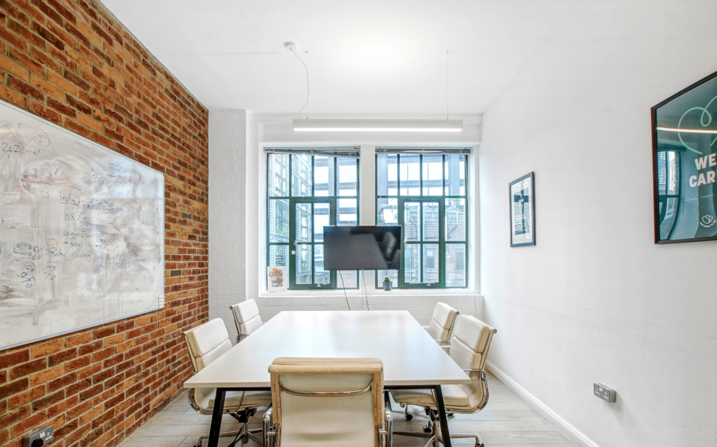 9 Curtain Road photo 4