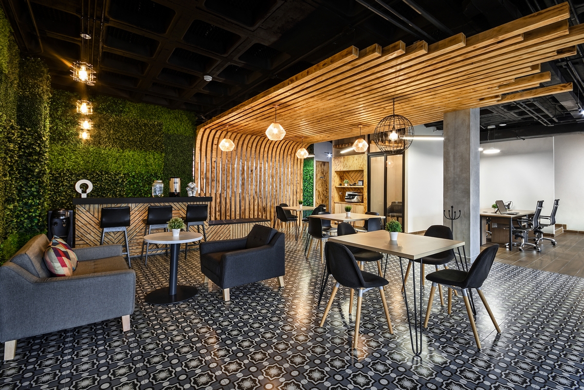 Plaza El Encino Local