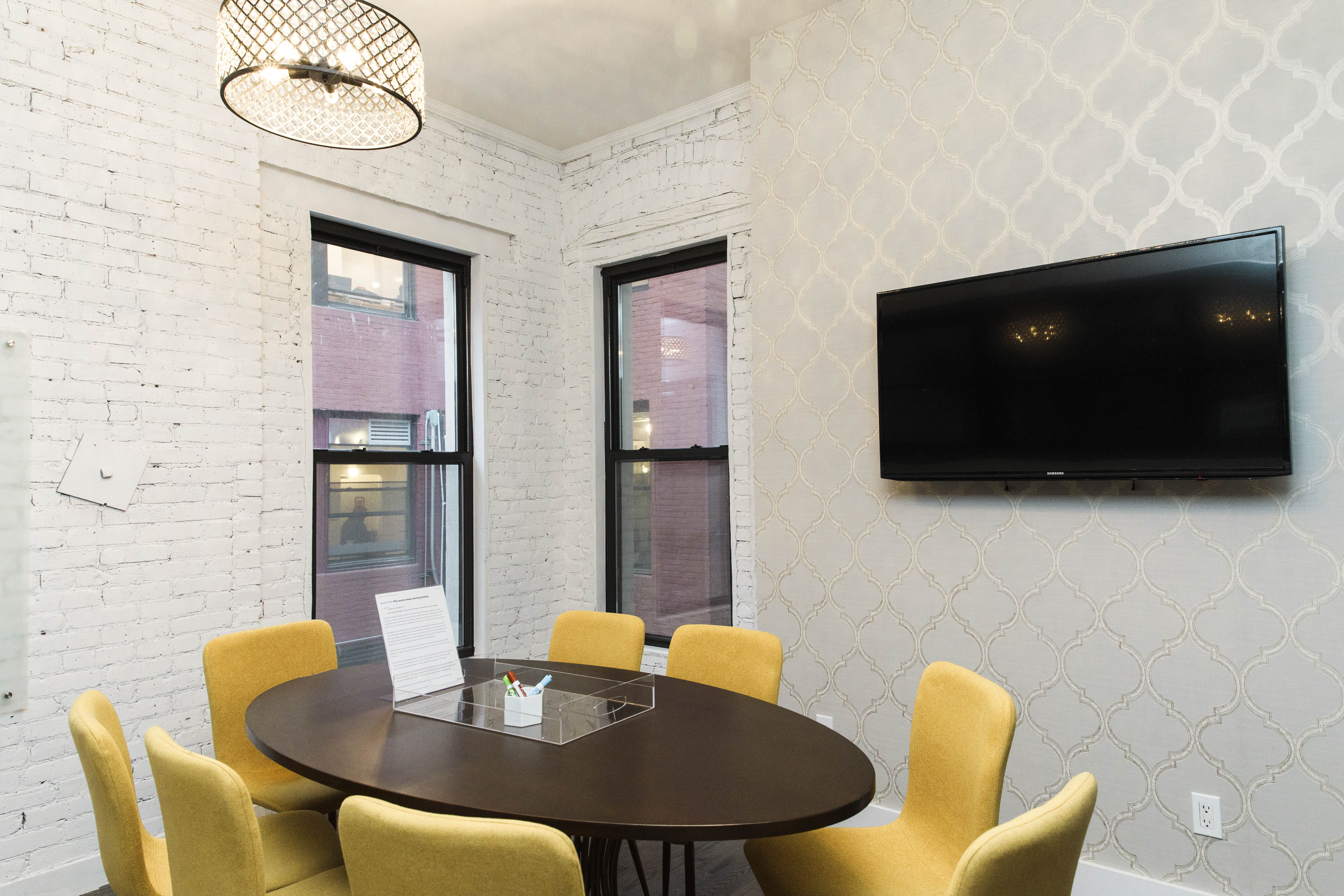 1204 Broadway photo 2