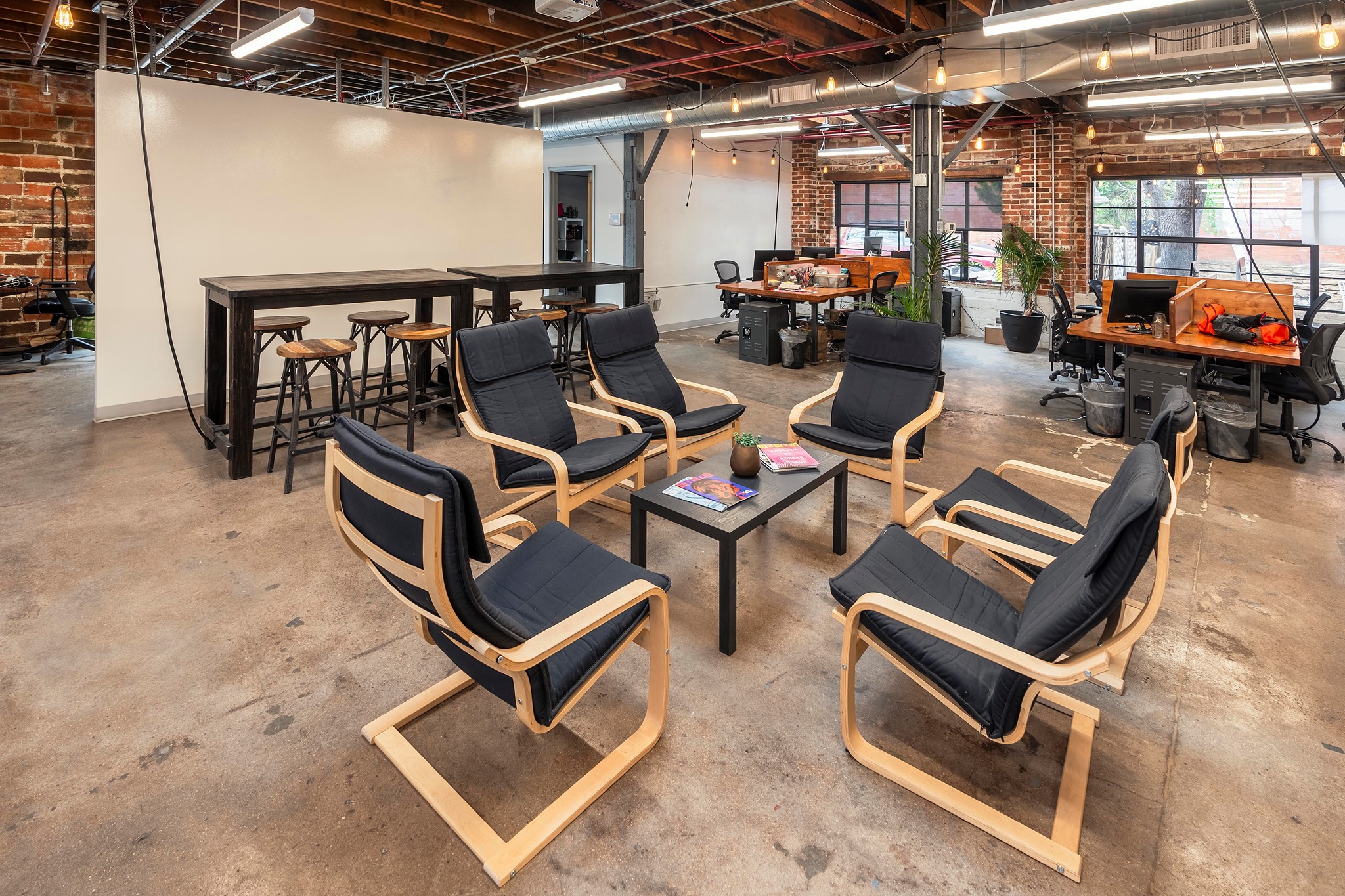 4571 Broadway