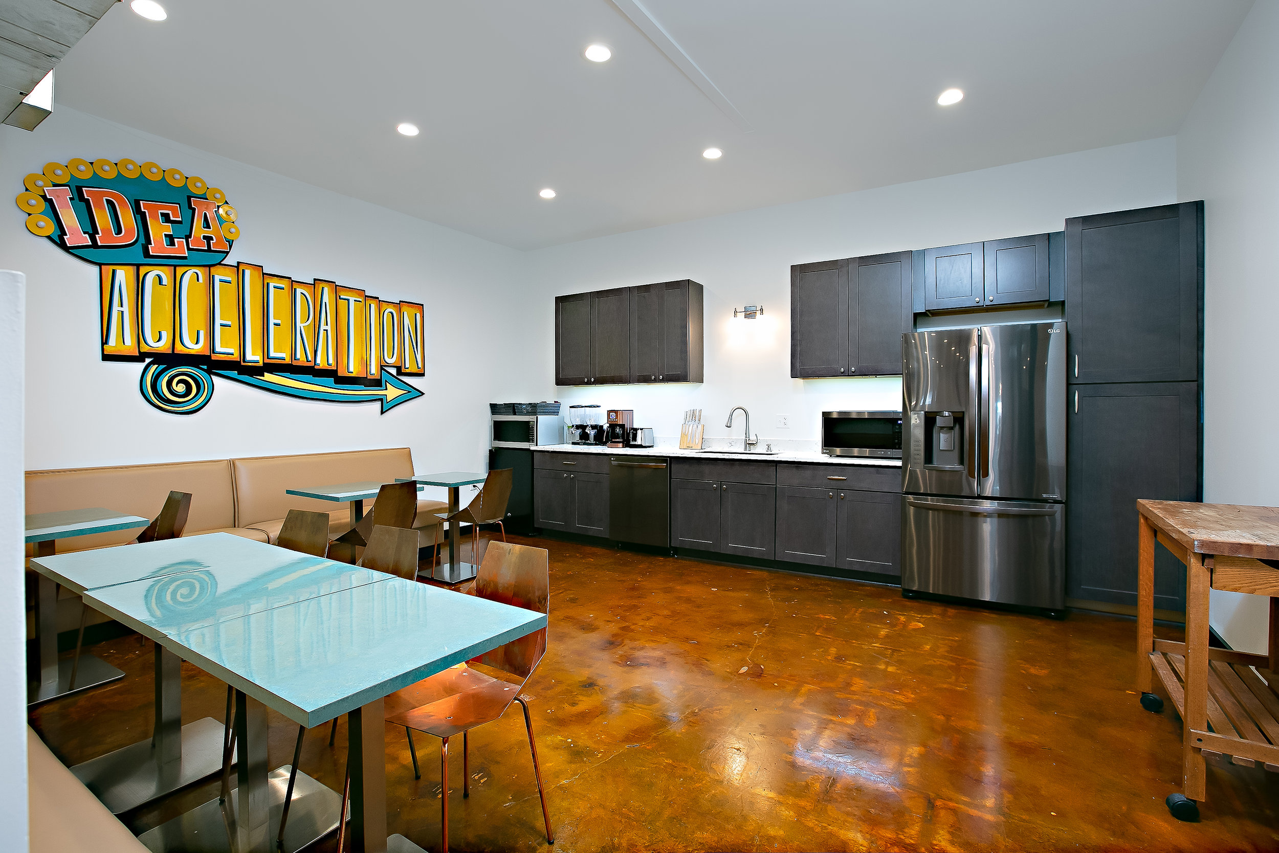 2831 St Claude Avenue photo 4