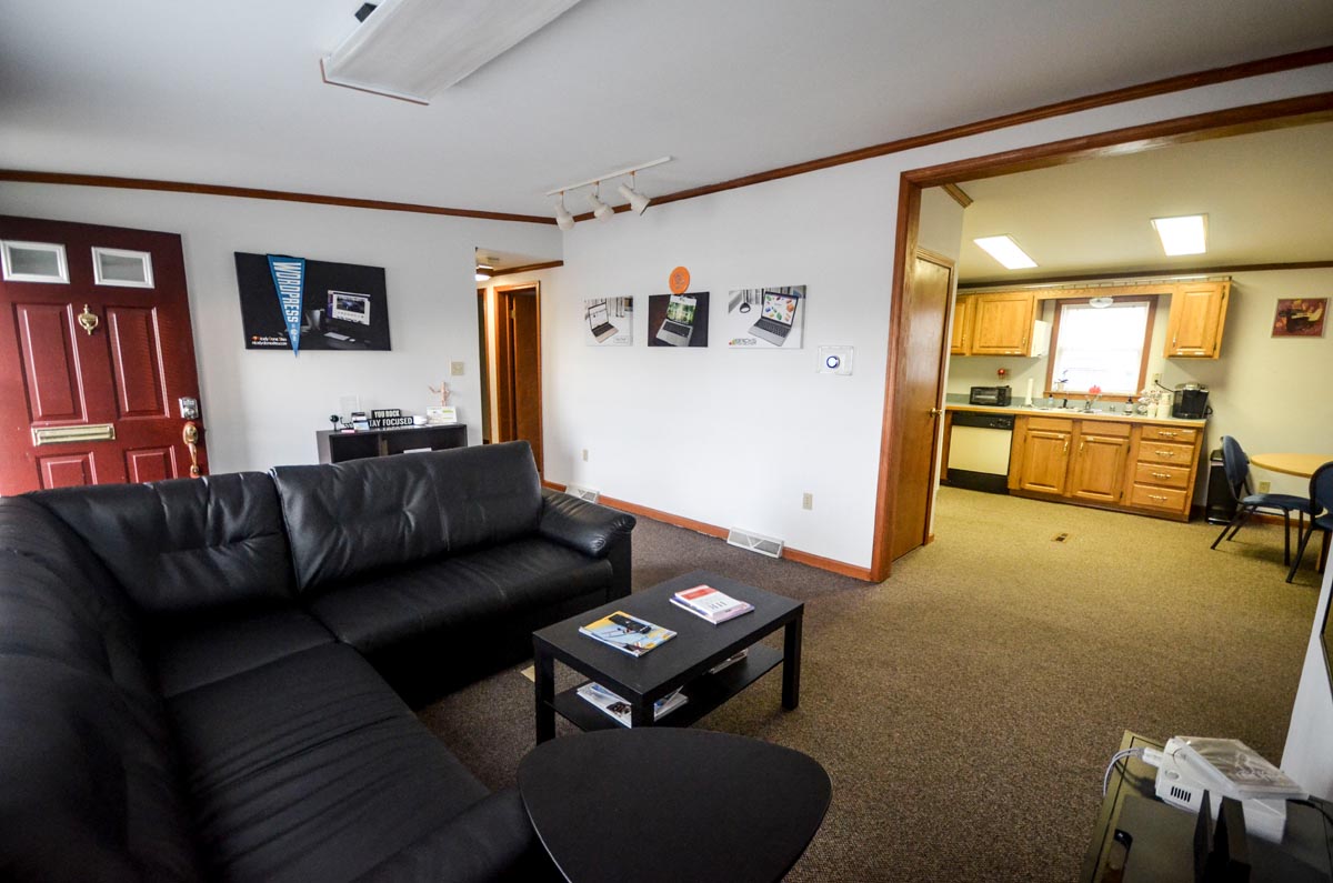 2782 South Queen Street photo 7