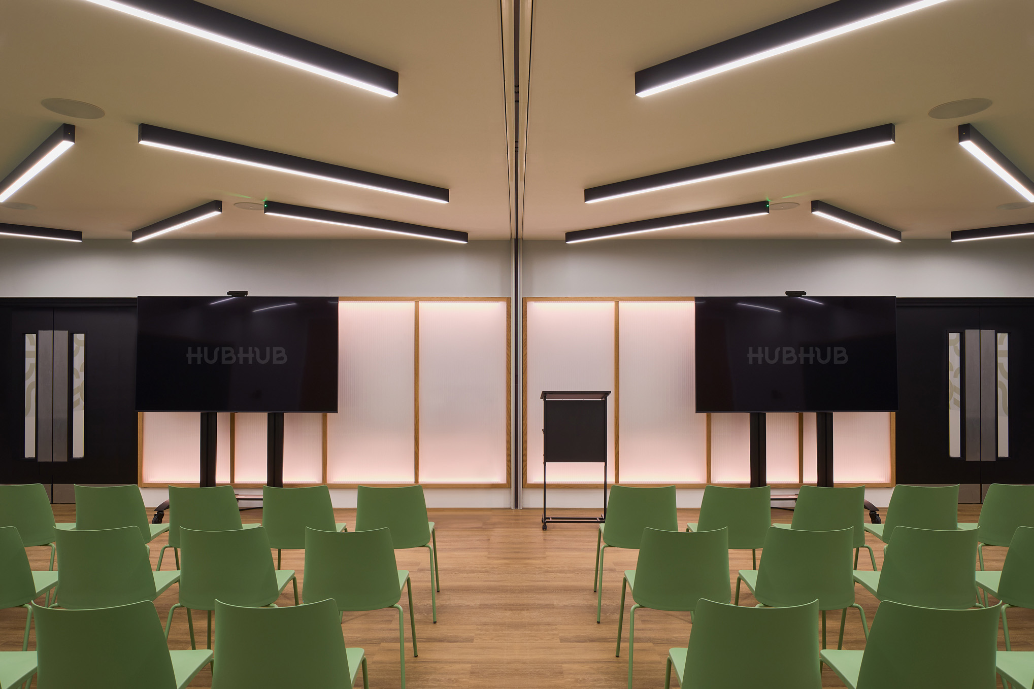 HubHub: Worship Square photo 11