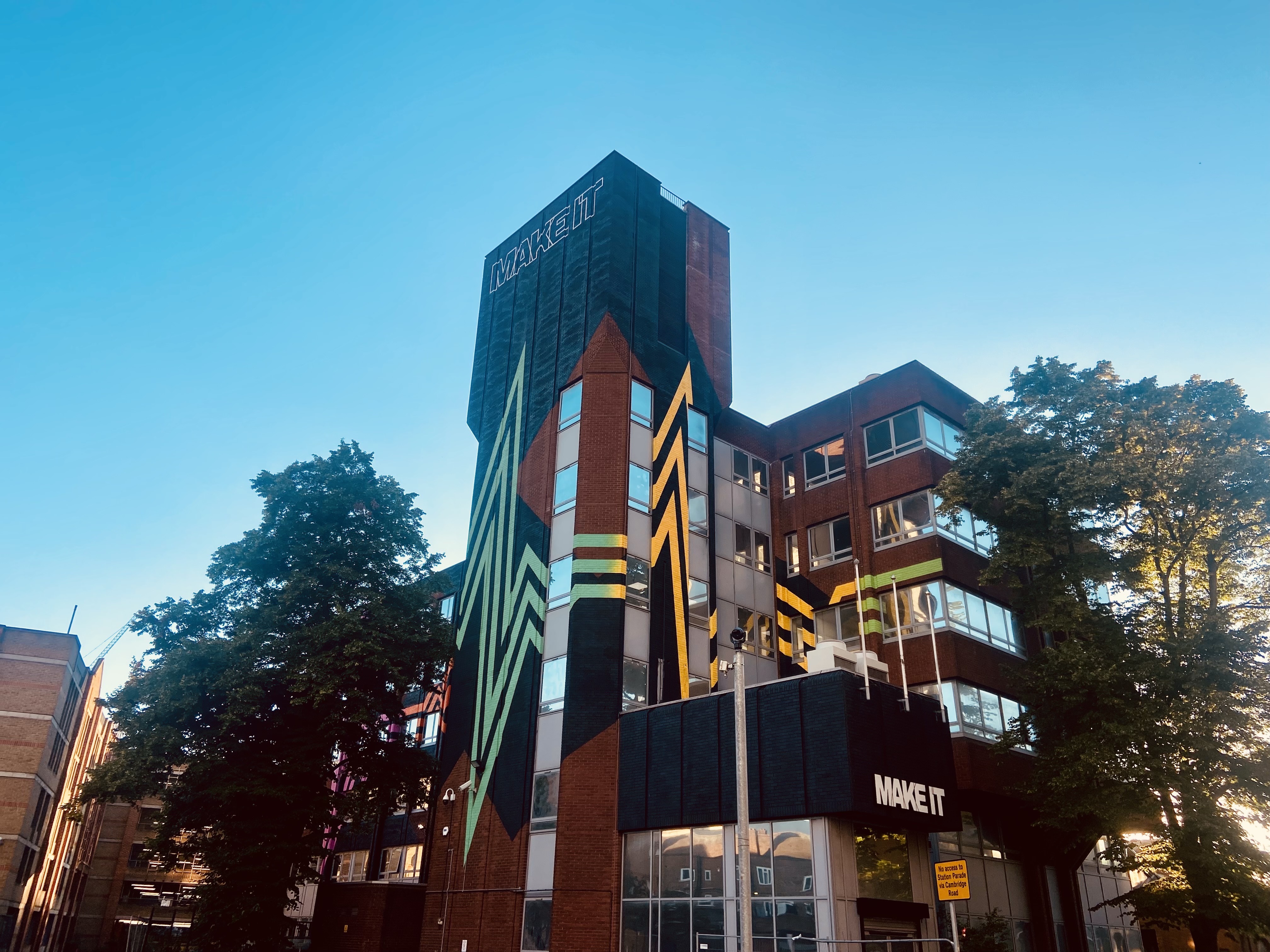 MAKE IT Barking photo 2