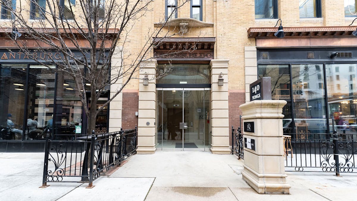 140 Yonge Street photo 8