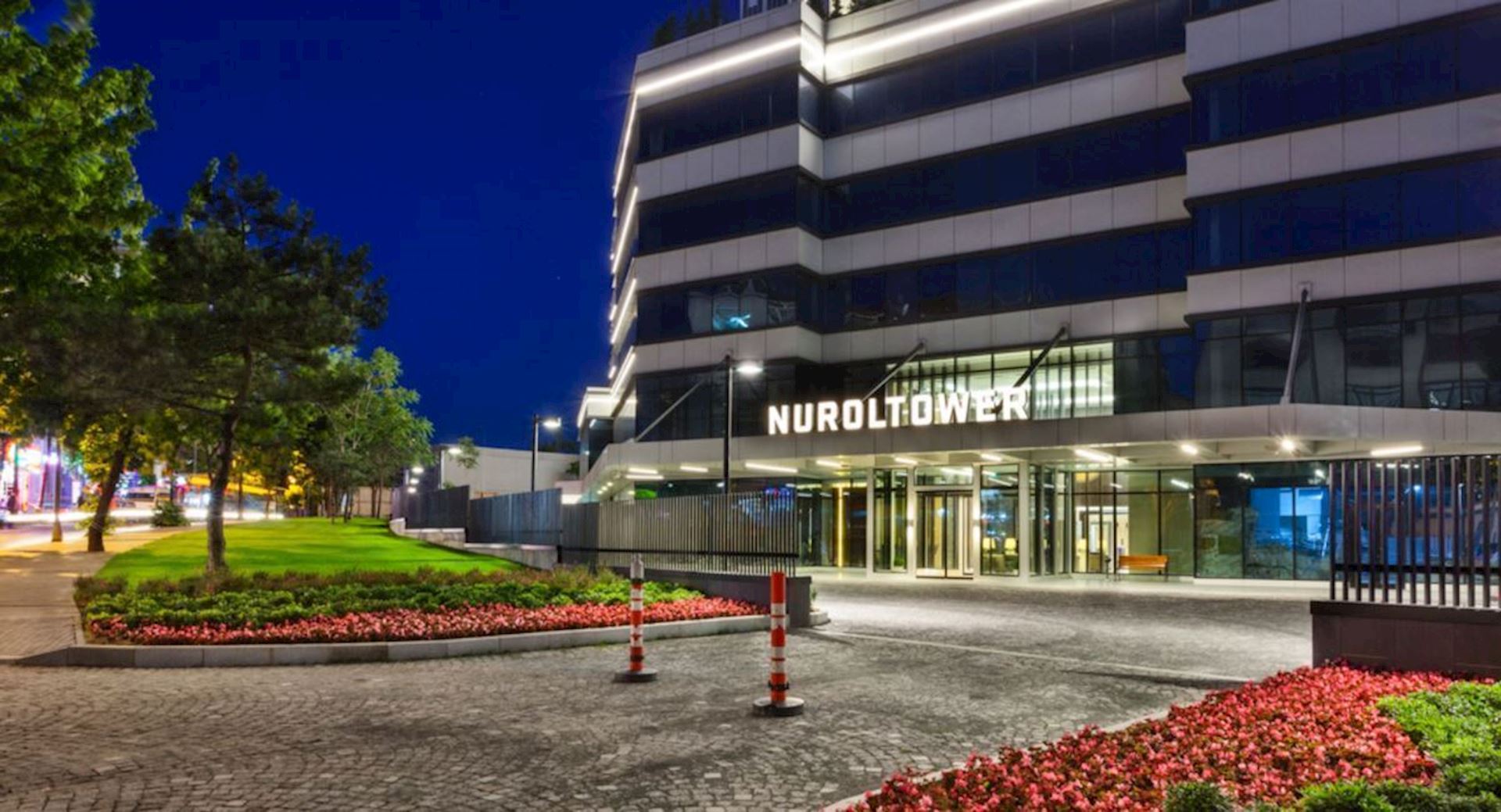 Nurol Tower photo 5