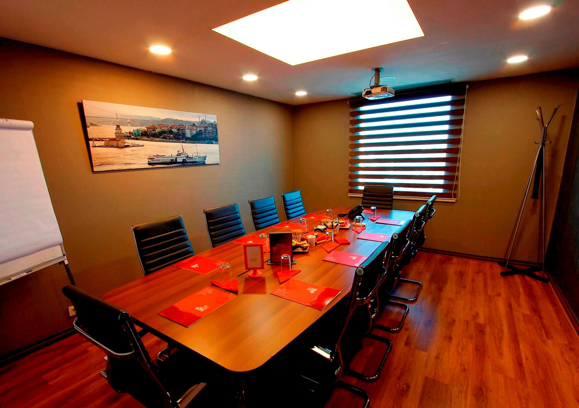 Flora Suite Office photo 4