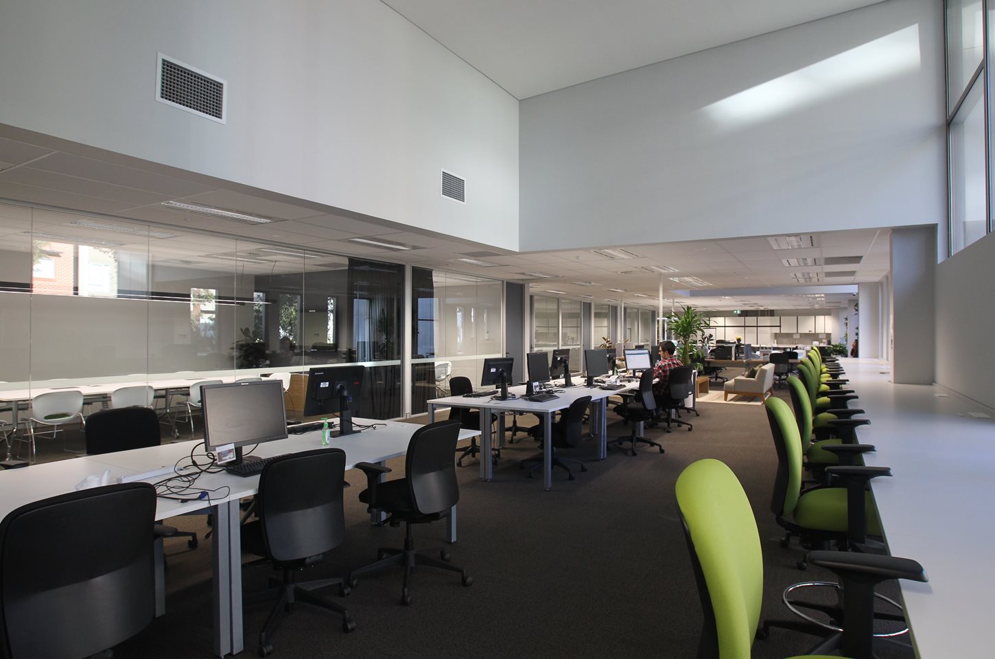 ROUSE HILL photo 2
