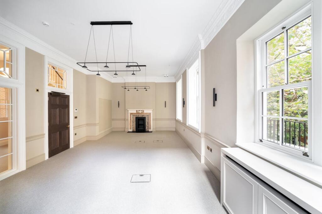 4 Frederick's Place photo 6