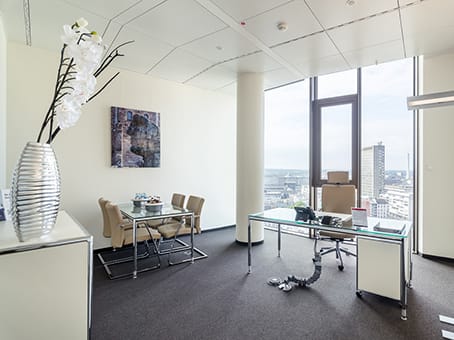 Frankfurt, Tower 185 photo 5