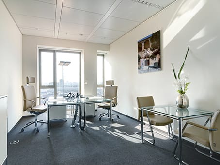 Frankfurt, Tower 185 photo 9