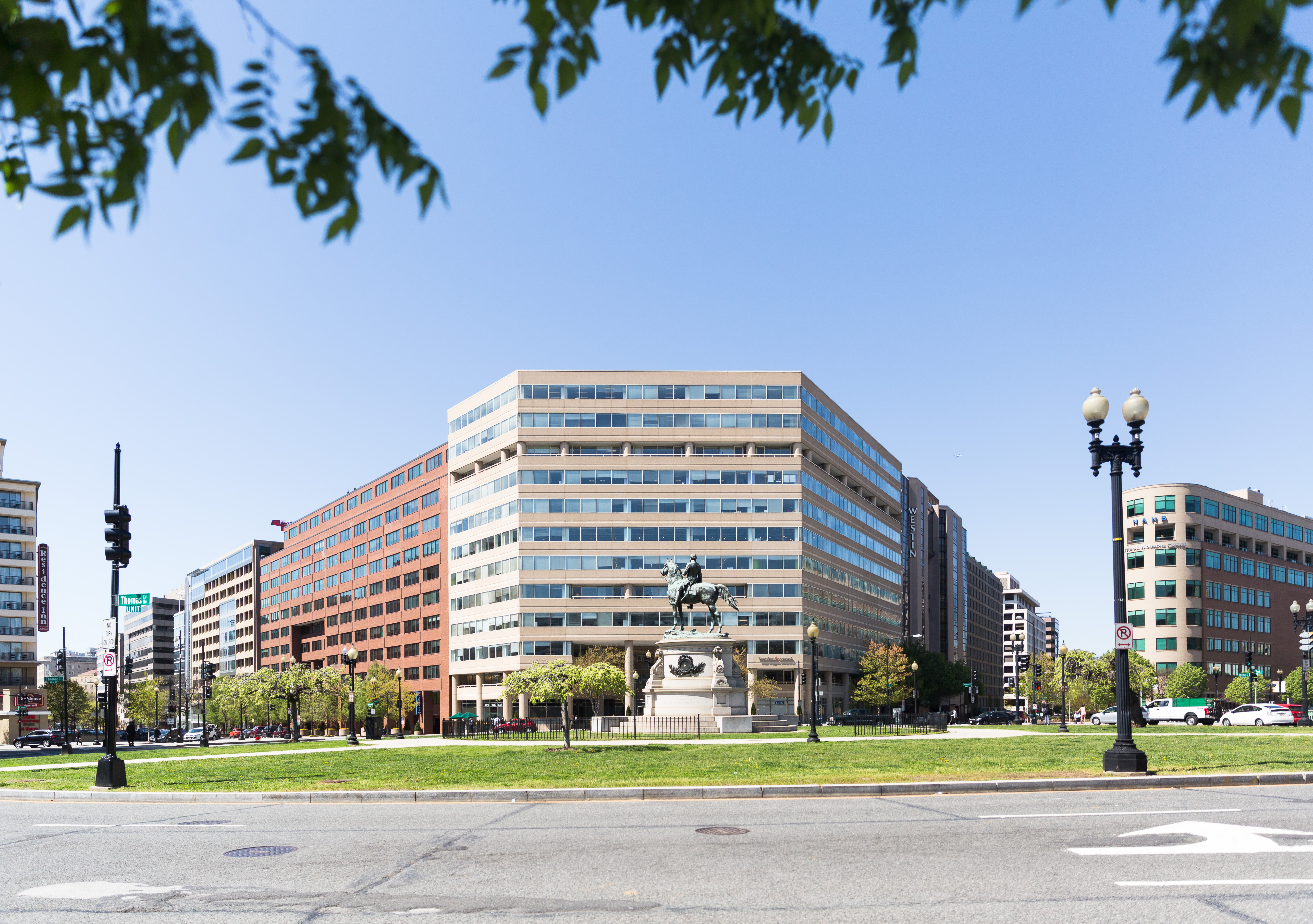 Washington DC - One Thomas photo 6