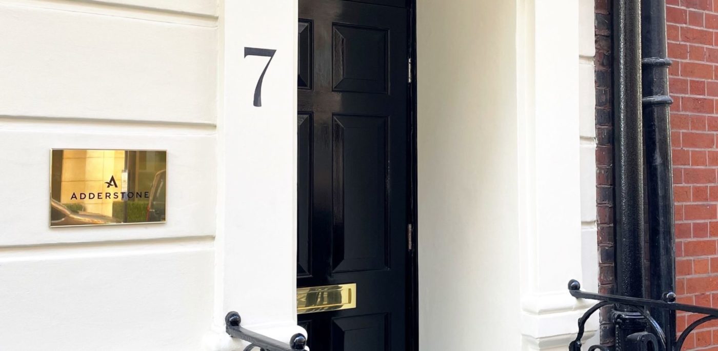 7 Stratton Street photo 8