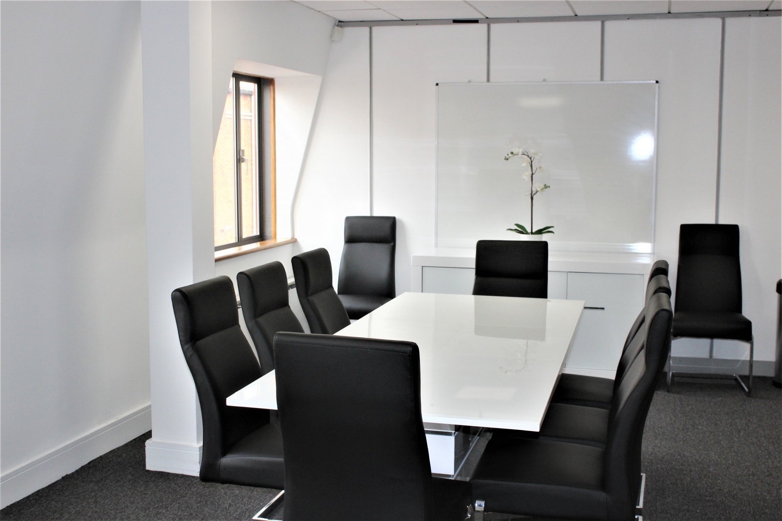 Uxbridge House photo 5