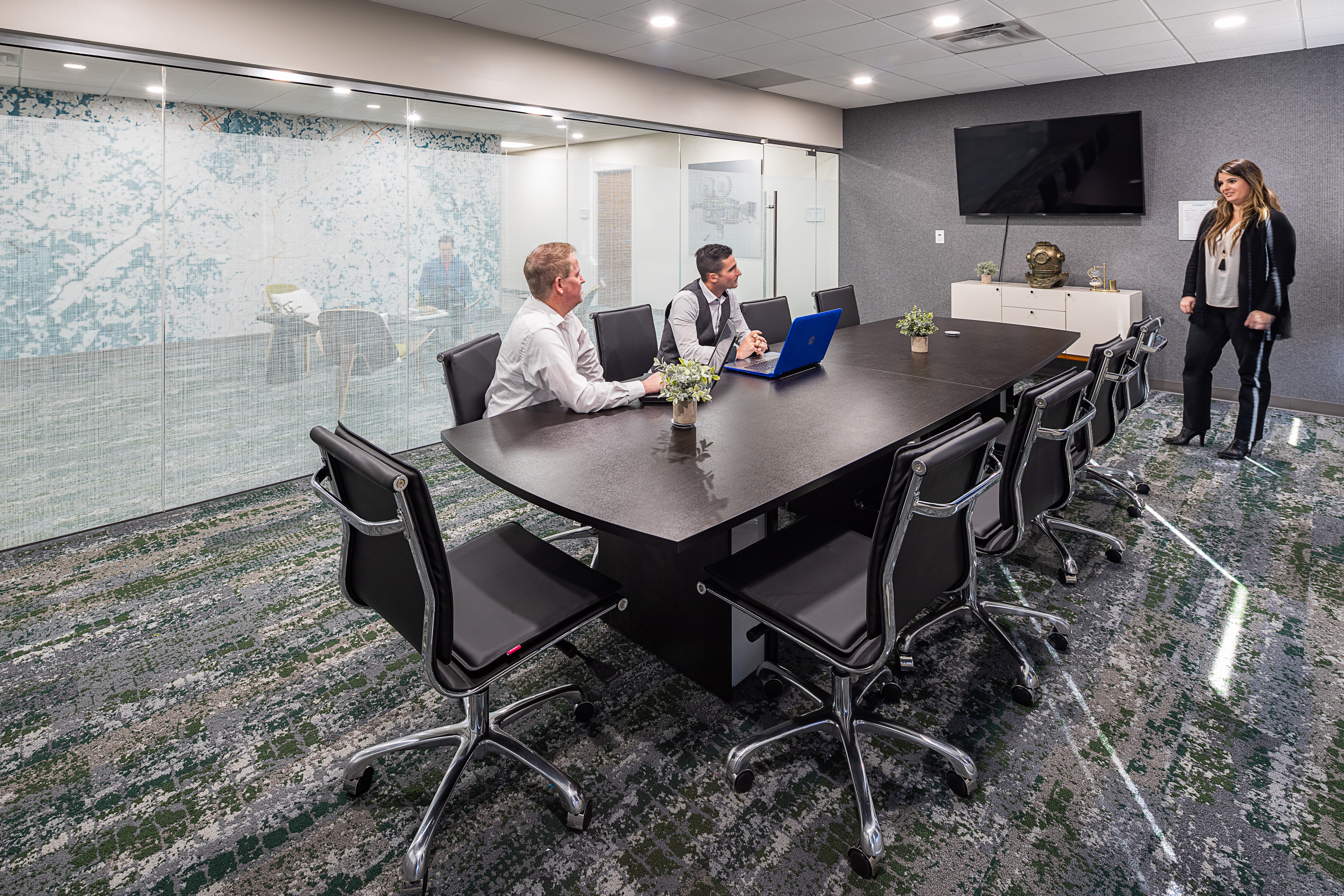 2310 Parklake Drive photo 2