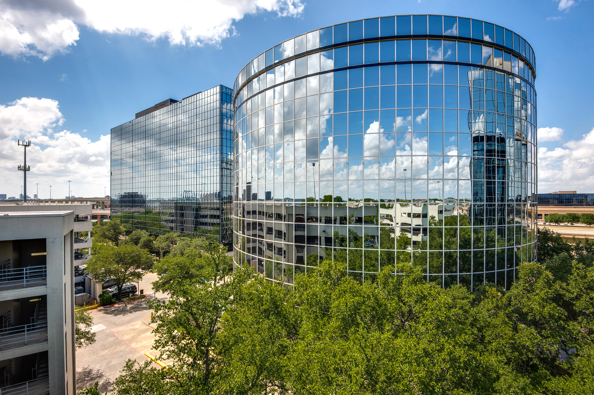 8330-8360 Lyndon B Johnson Fwy