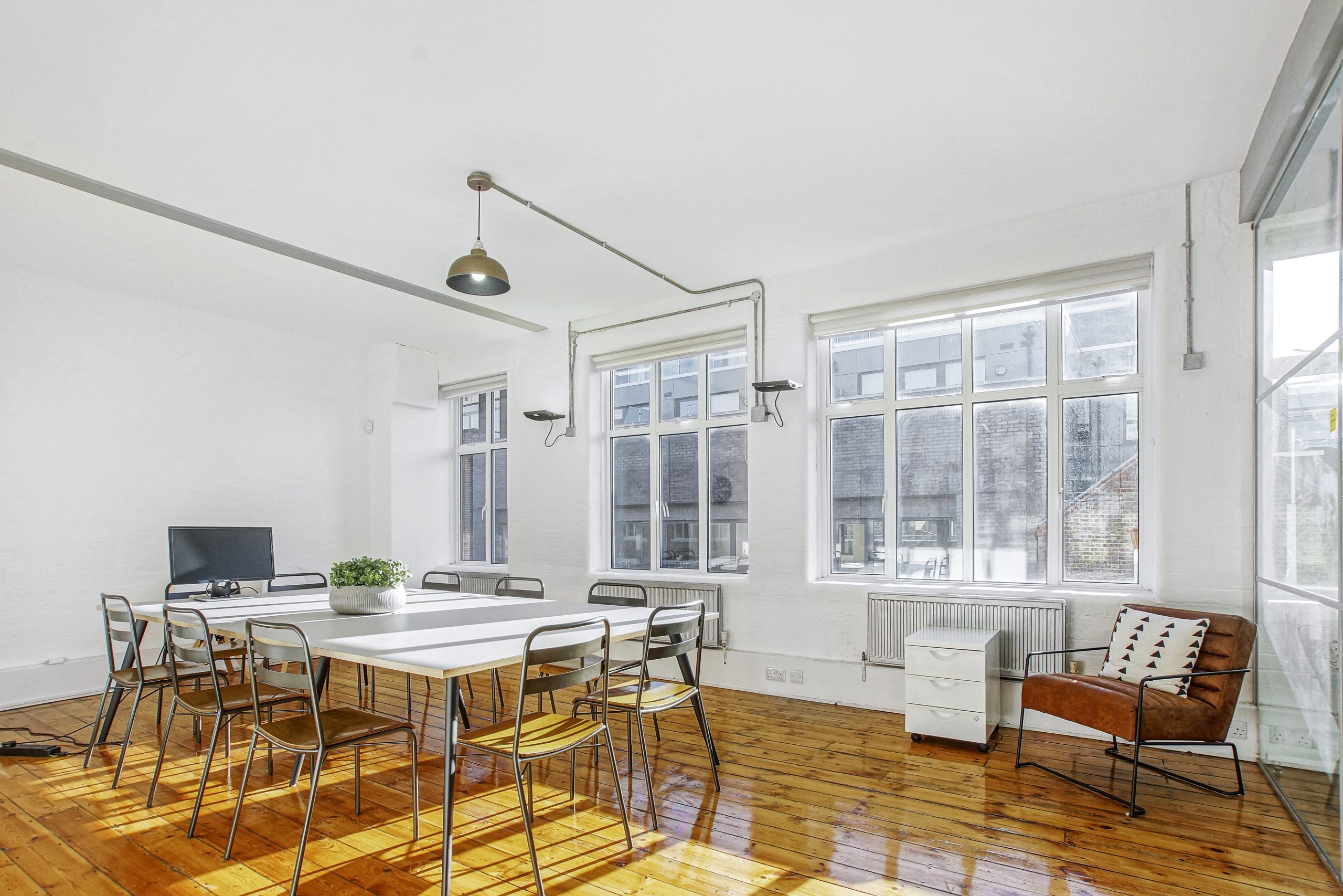 31 Great Sutton Street photo 4