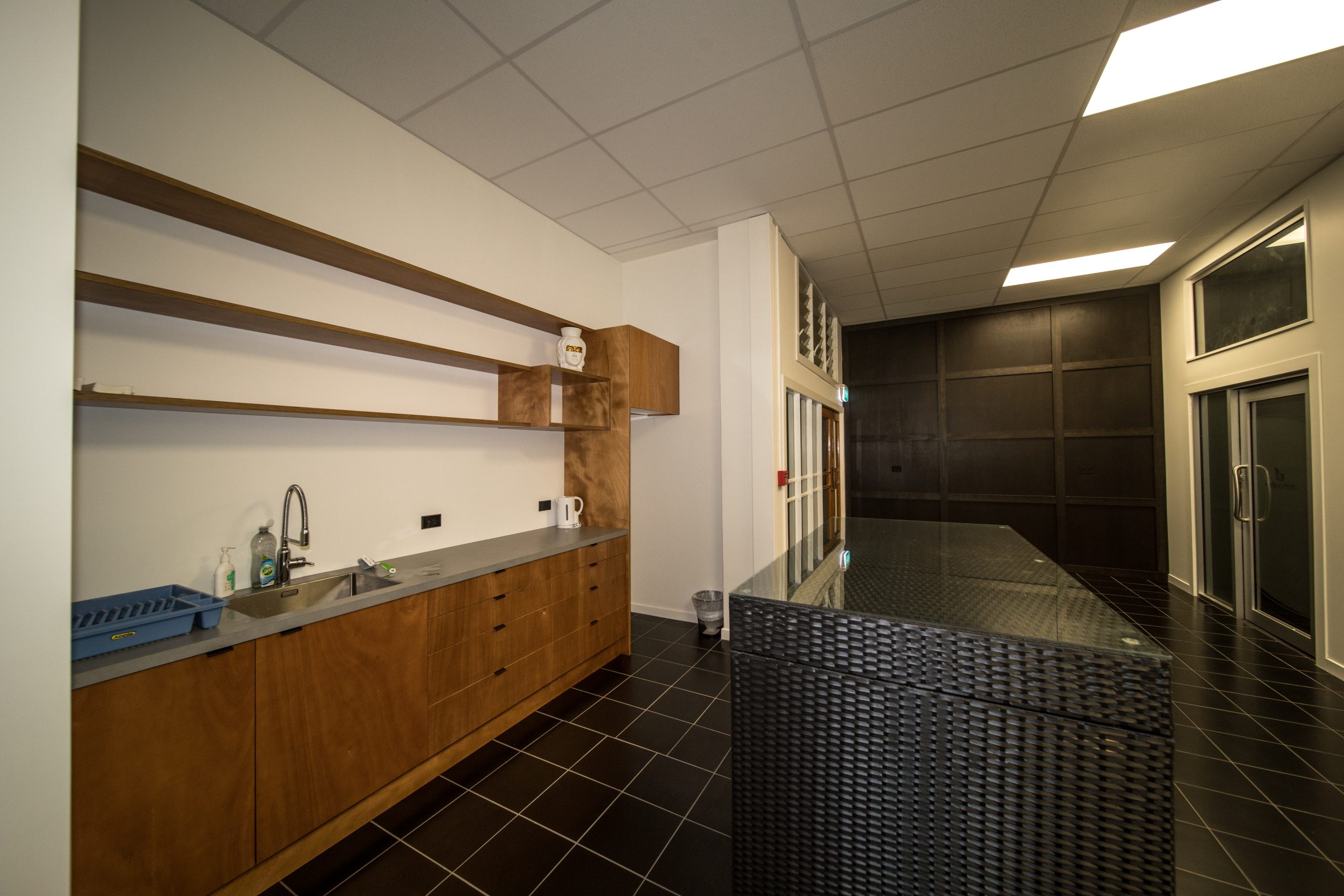 21 office 3 Devon Street West