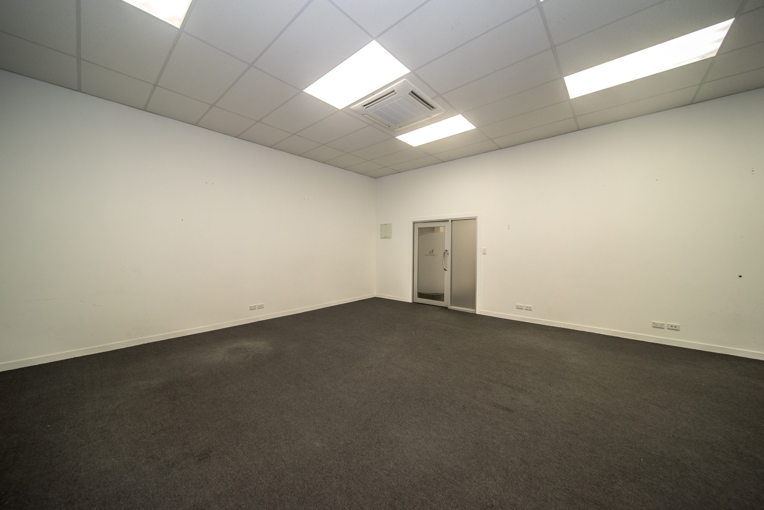 21 office 3 Devon Street West photo 3