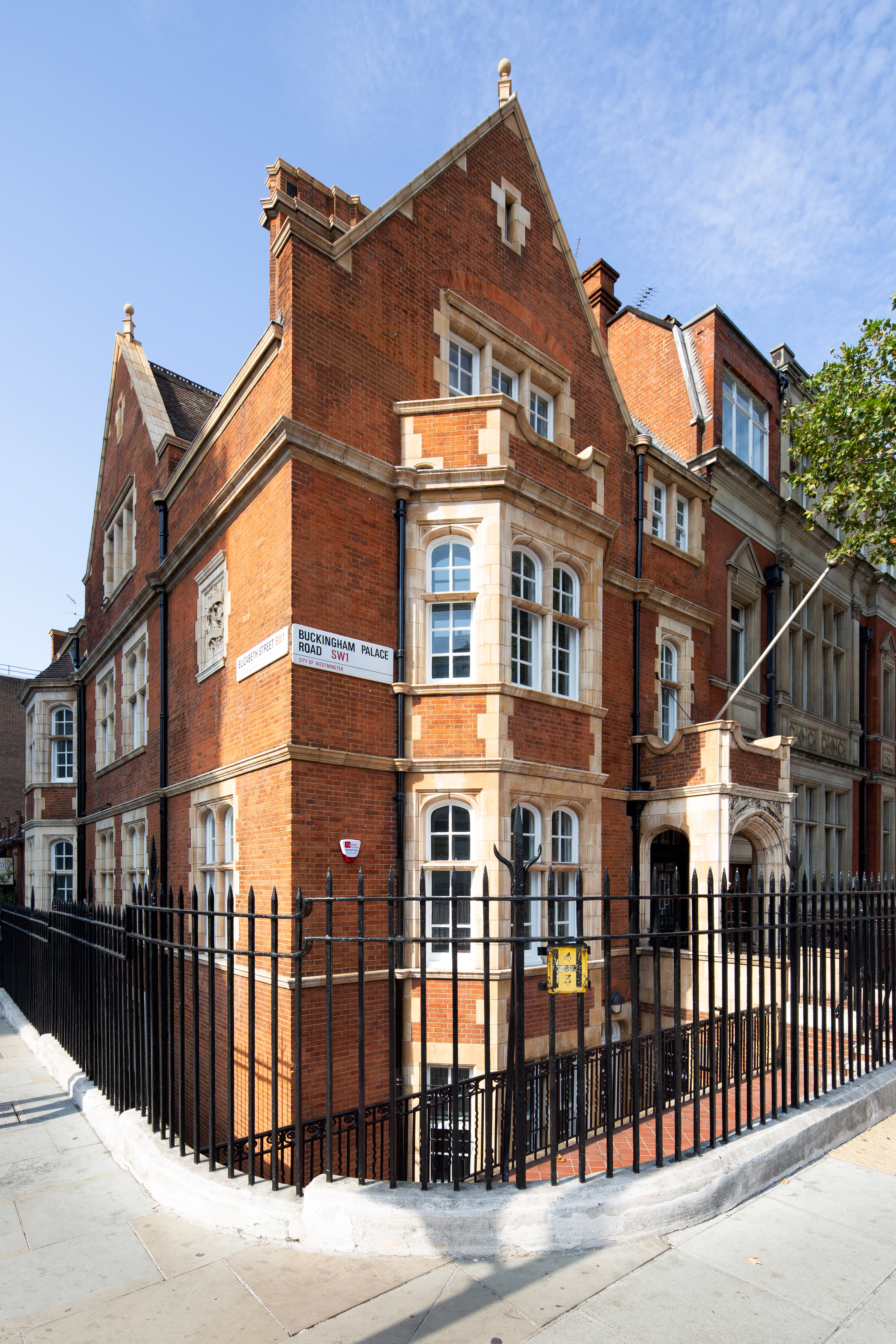 162 Buckingham Palace Road photo 10
