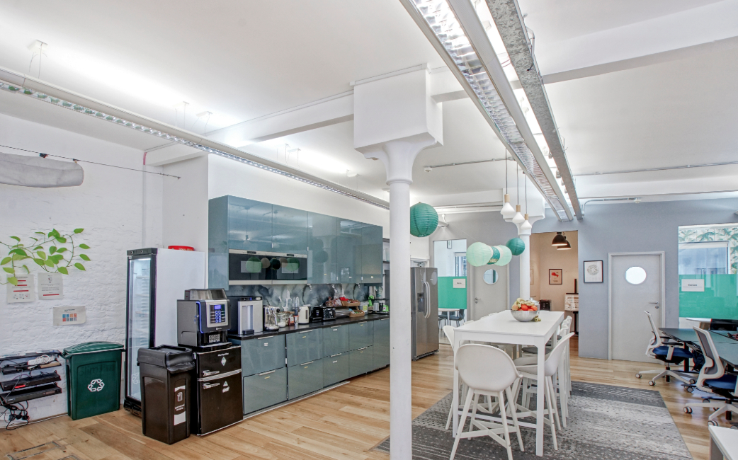 9 Curtain Road photo 6