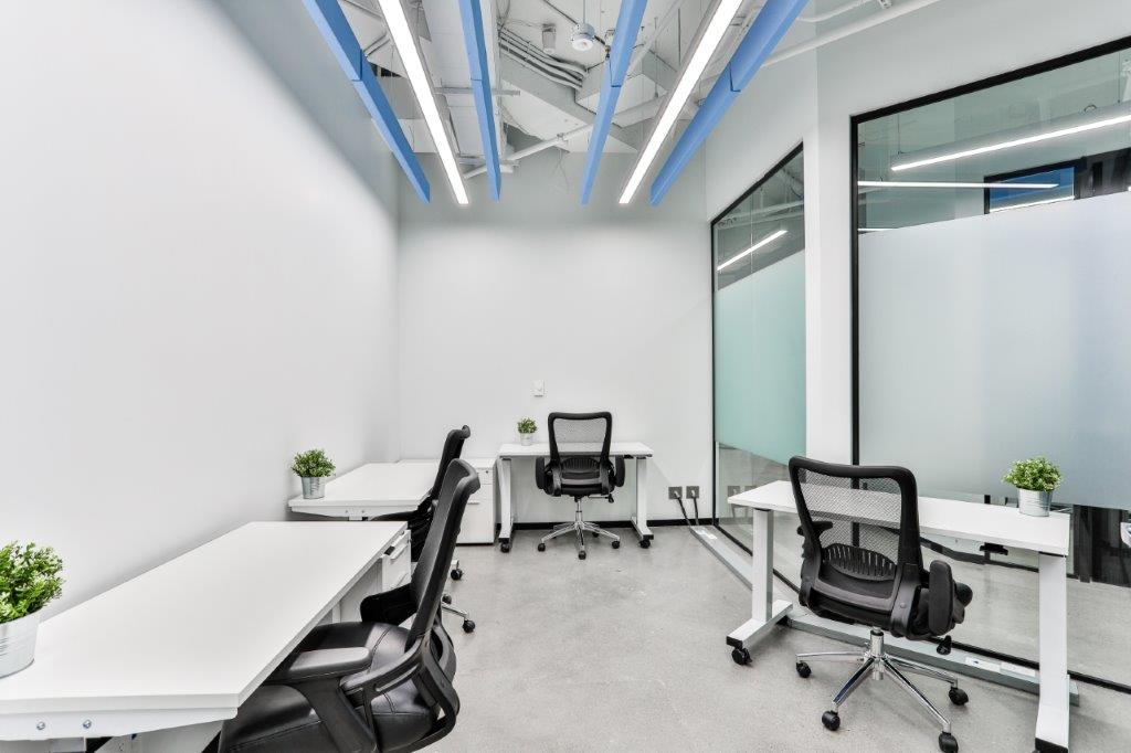150 King Street West photo 8