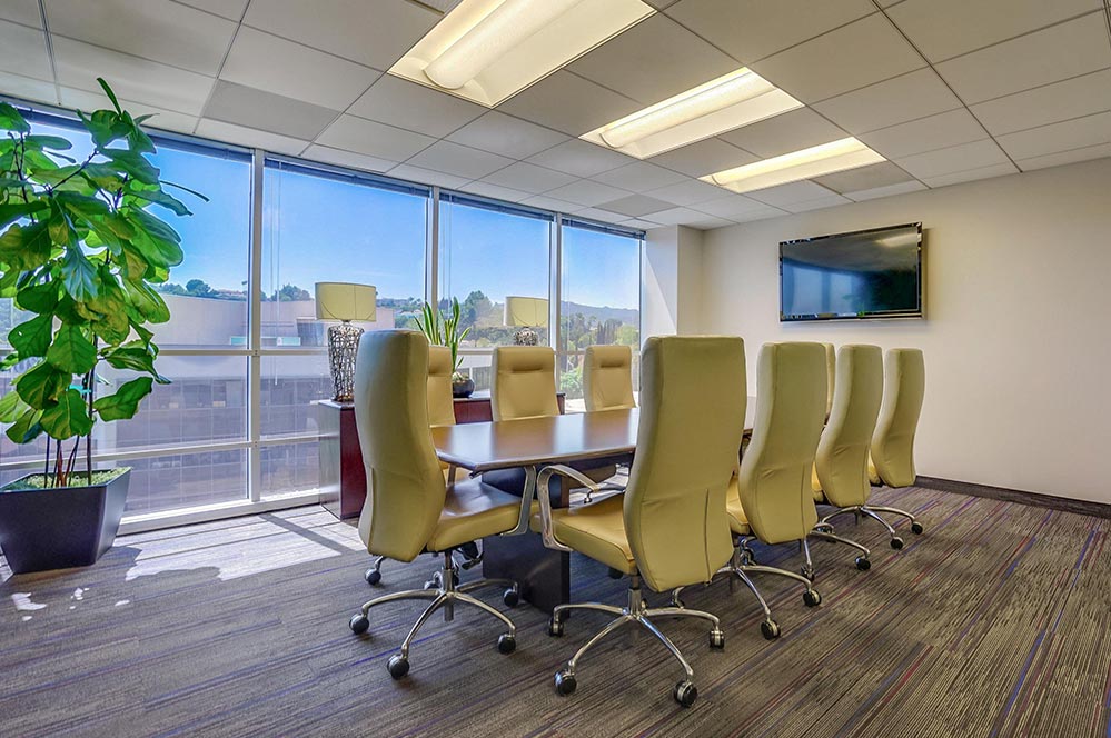 Encino Financial Center photo 4