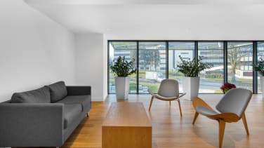 2 Boulevard Place photo 5