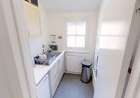 Centre 42 photo 9