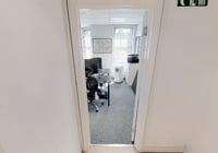 Centre 42 photo 2