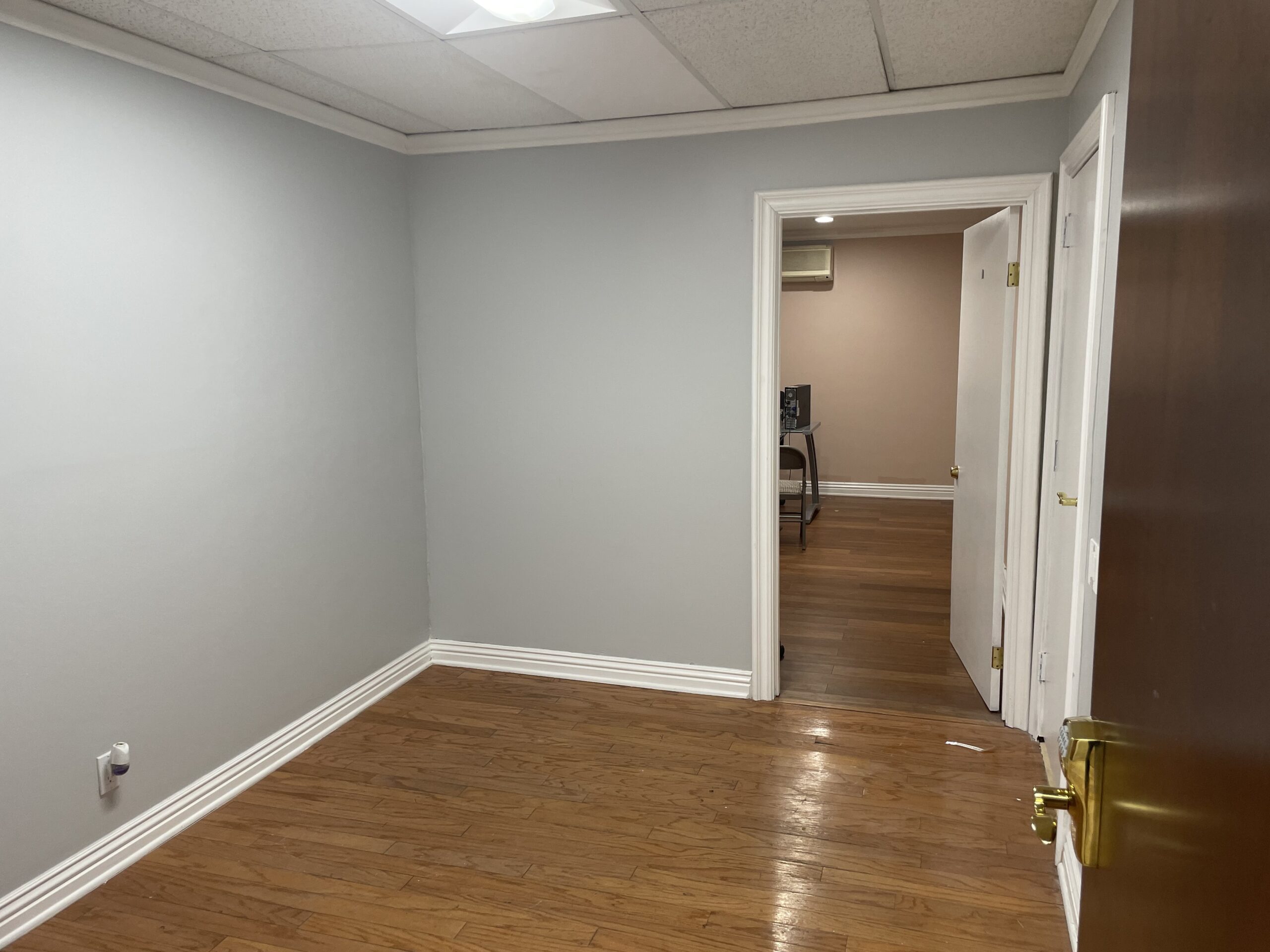 1370 Realty Corporation photo 5