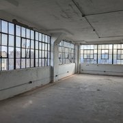 936 Exchange Street photo 2