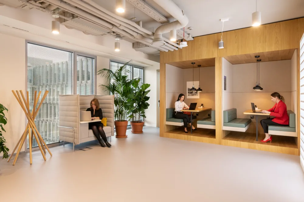 Spaces Oriente