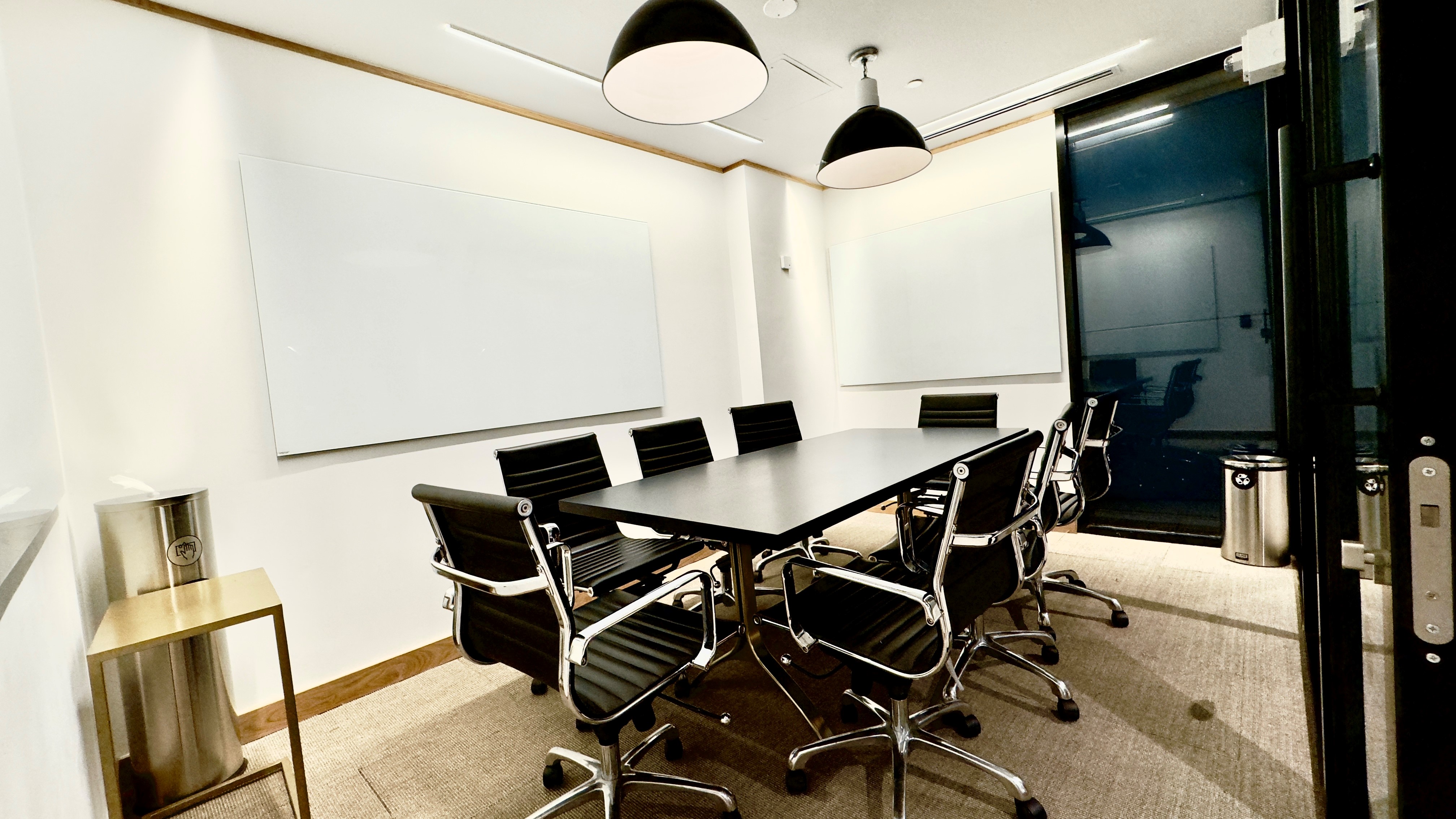 Corporate Suites at 880 Third Avenue photo 9
