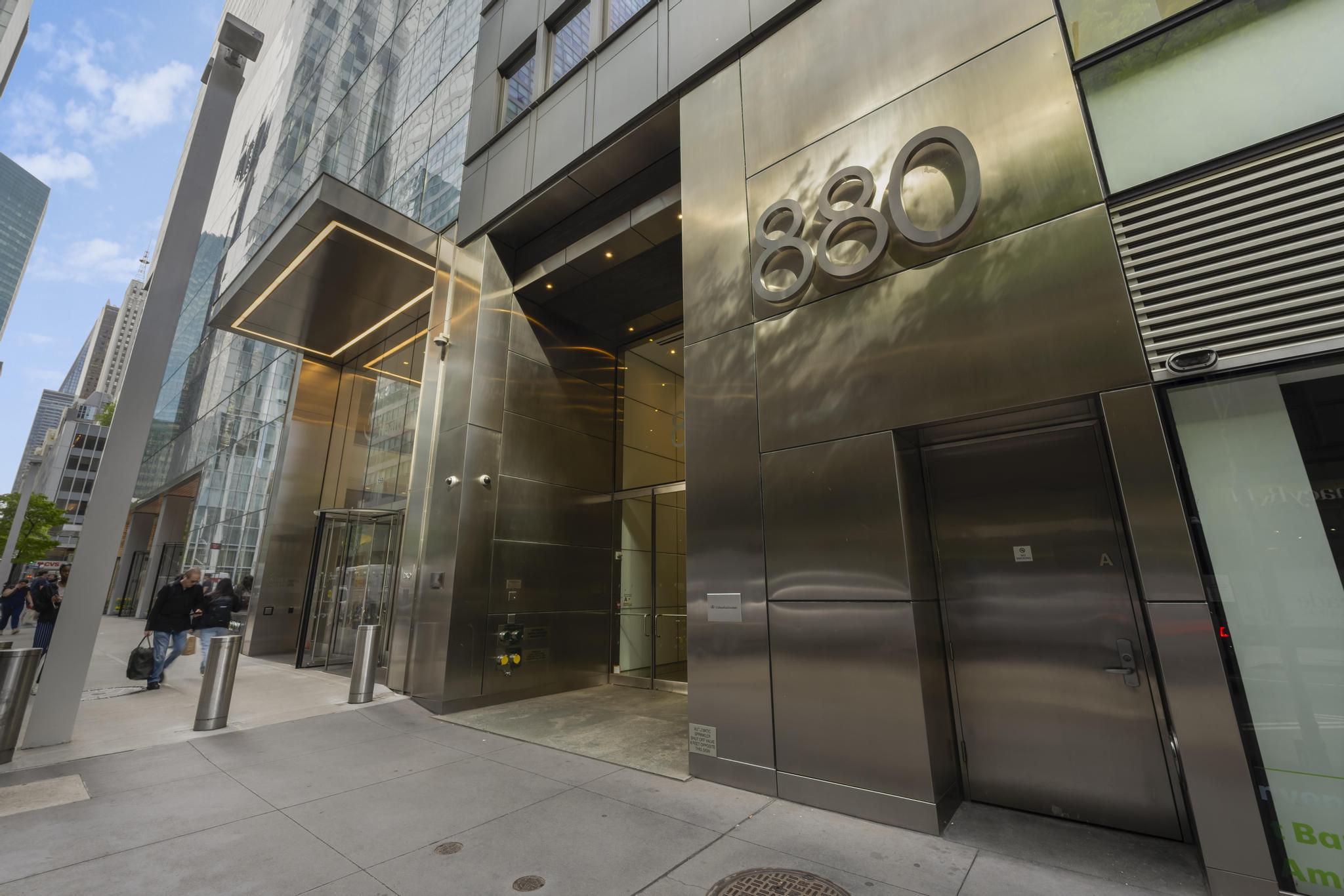 Corporate Suites at 880 Third Avenue photo 12