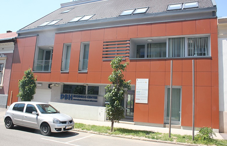 Arany Office Building photo 4