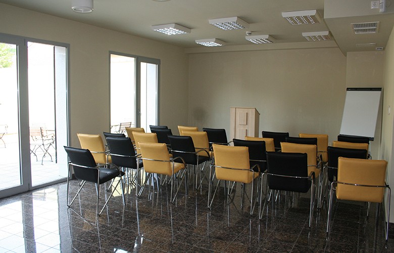 Arany Office Building photo 6