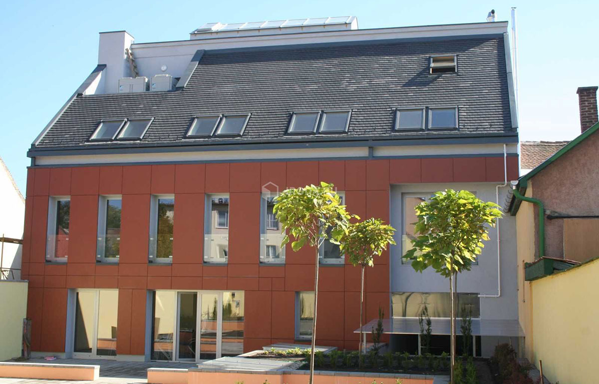 Arany Office Building photo 2